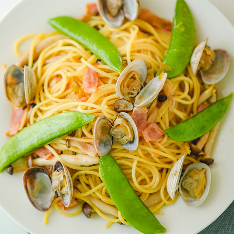 アサリと彩り野菜の塩だれパスタ