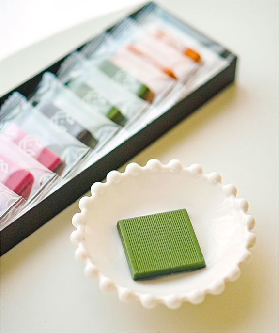 カレ・ド・4カラーズ オーロラ｜CARRE DE 4COLORS AURORA