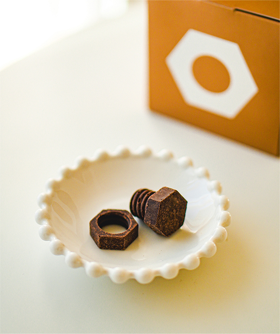 ネジチョコ あまおう/ココア｜NEJI CHOCO AMAOU/COCOA